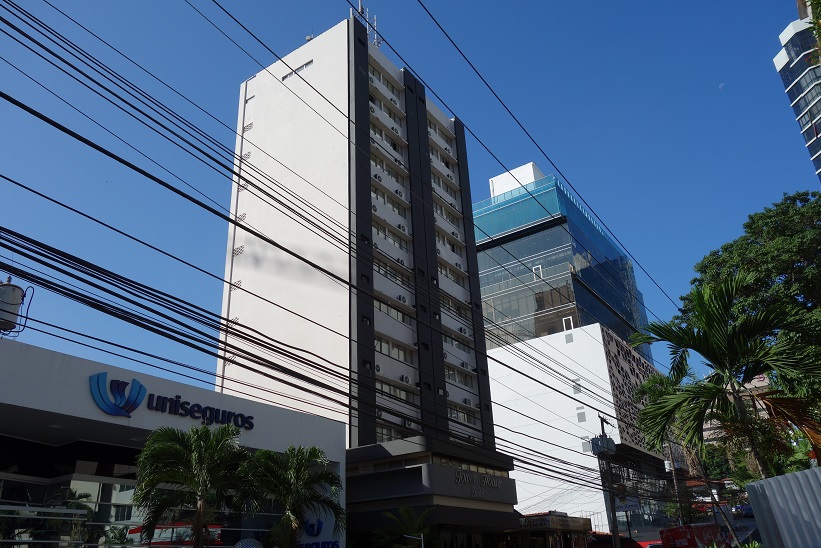 Min bas i staden, Hotel Tower House Suites, Panama city.