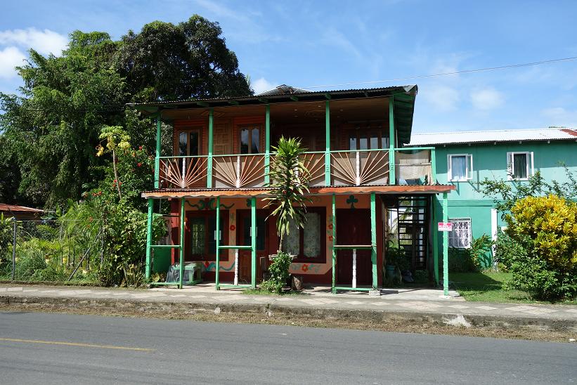 Typisk karibisk arkitektur i Bocas Town, Bocas del Toro.