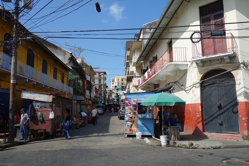 Gatuscen i Chinatown, Casco Viejo, Panama city.