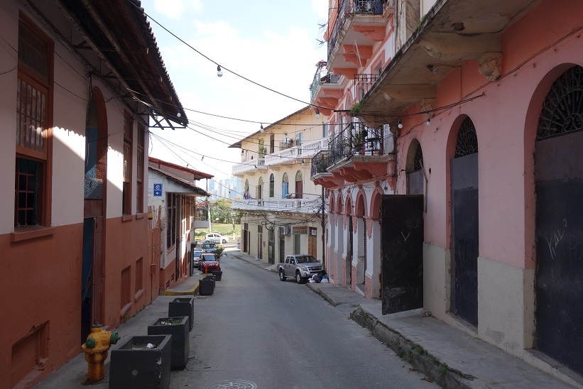 Gatuscen i Casco Viejo, Panama city.