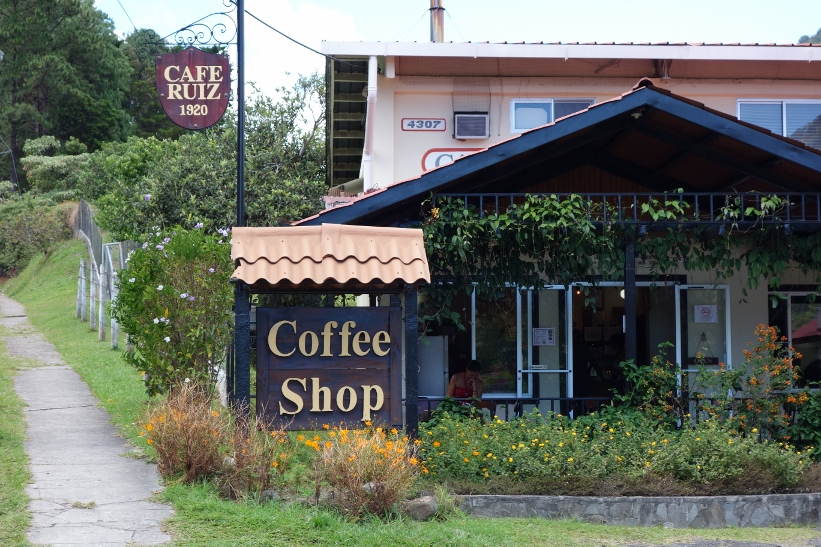 Berömda Cafe Ruiz i Boquete. Tre generationer kaffeproduktion. Kaffet här rankas som absoult världsklass.