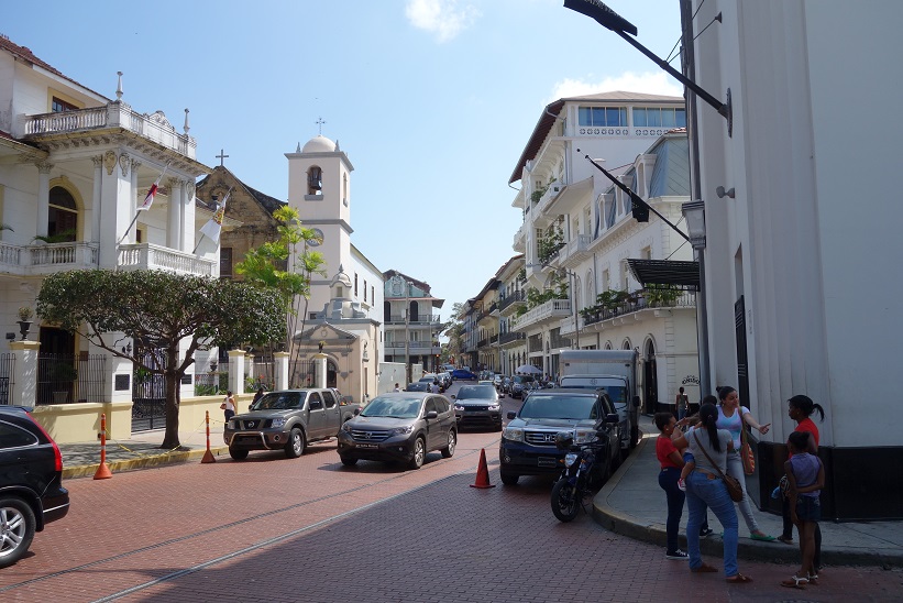 Gatuscen i Casco Viejo, Panama city.