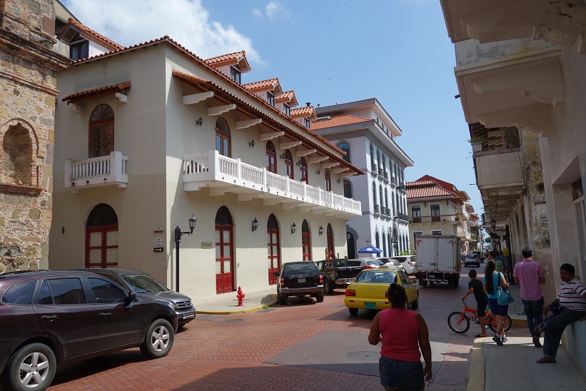 Gatuscen i Casco Viejo, Panama city.