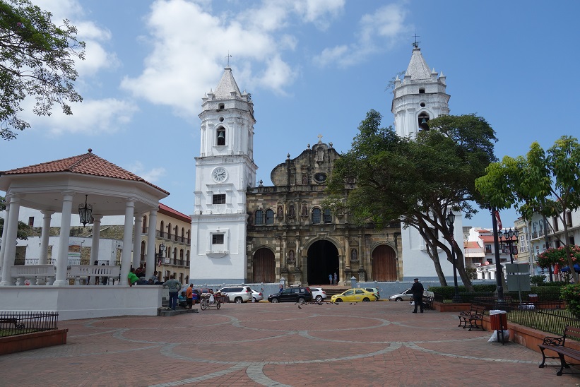 Plaza Catedral, Plaza de la Independencia, Casco Viejo, Panama city.