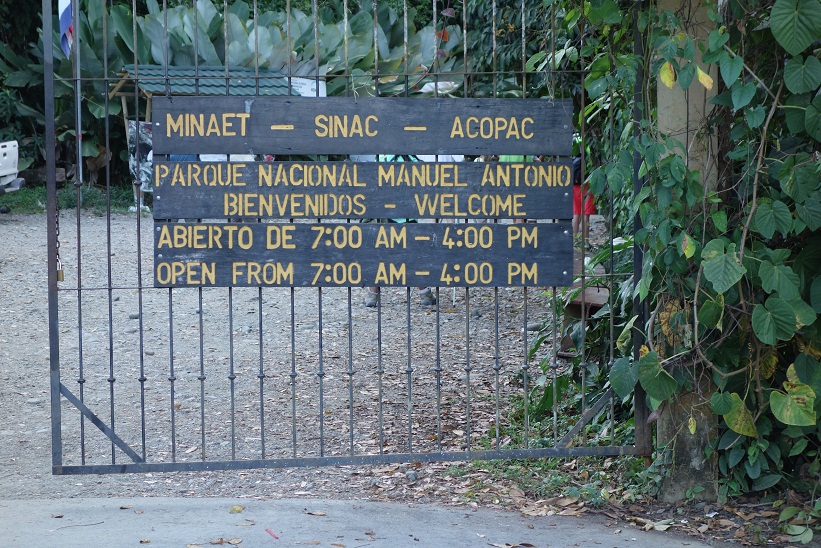 Entrén till Parque Nacional Manuel Antonio, Costa Rica.