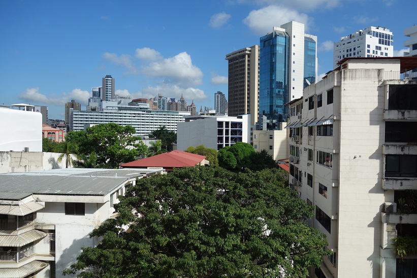 Morgonvy från mitt hotellrum på Hotel Tower House Suites, Panama city.