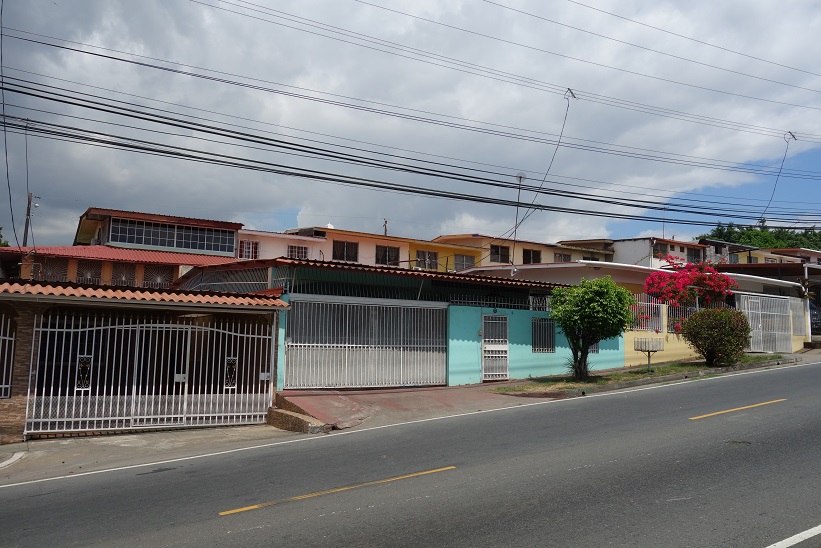 Finare område längs Av Juan Pablo II, Panama city.
