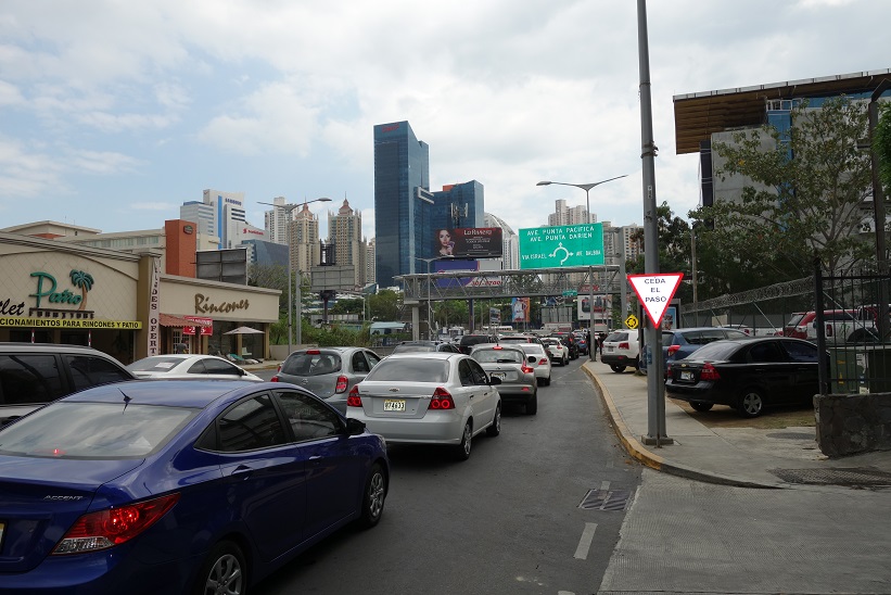 Längs Av República de Brasil, Panama city.