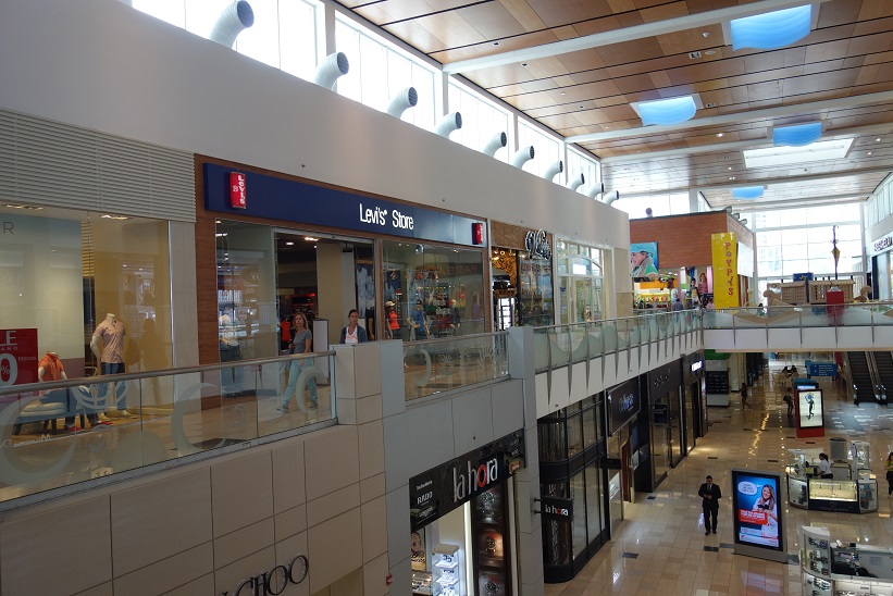 Inne i Multiplaza mall, Panama city.
