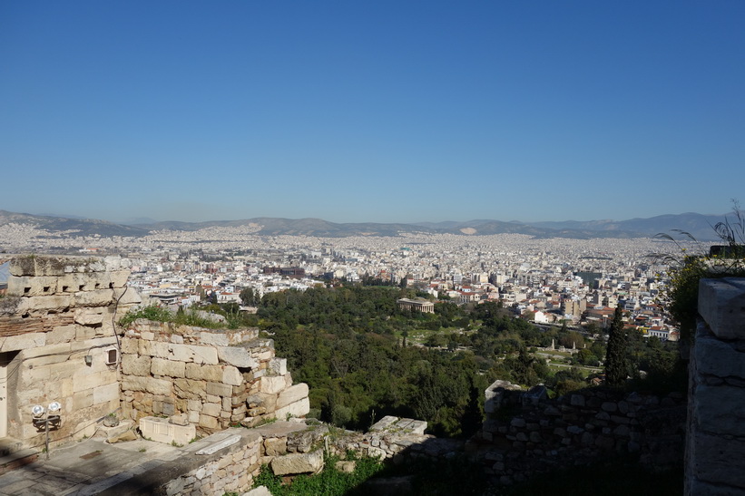 Utsikt över den antika Agoran och delar av centrala Aten från Akropolis, Aten.