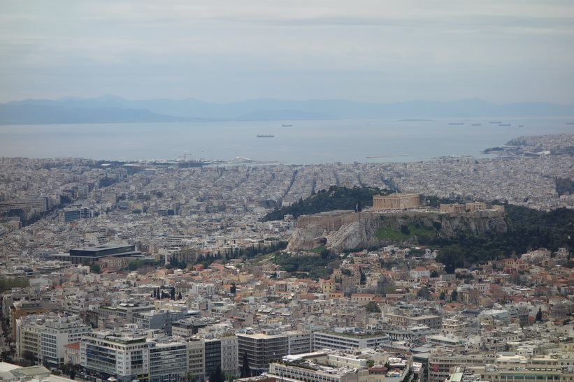 Utsikt över Akropolis och centrala Aten från Lykavittóskullen.