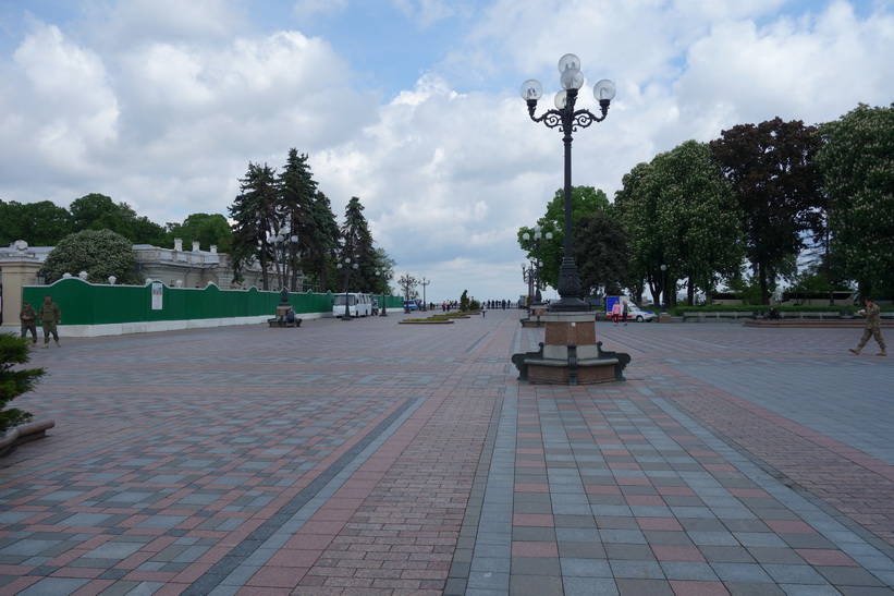 Området kring parlamentsbyggnaden i Kyiv.