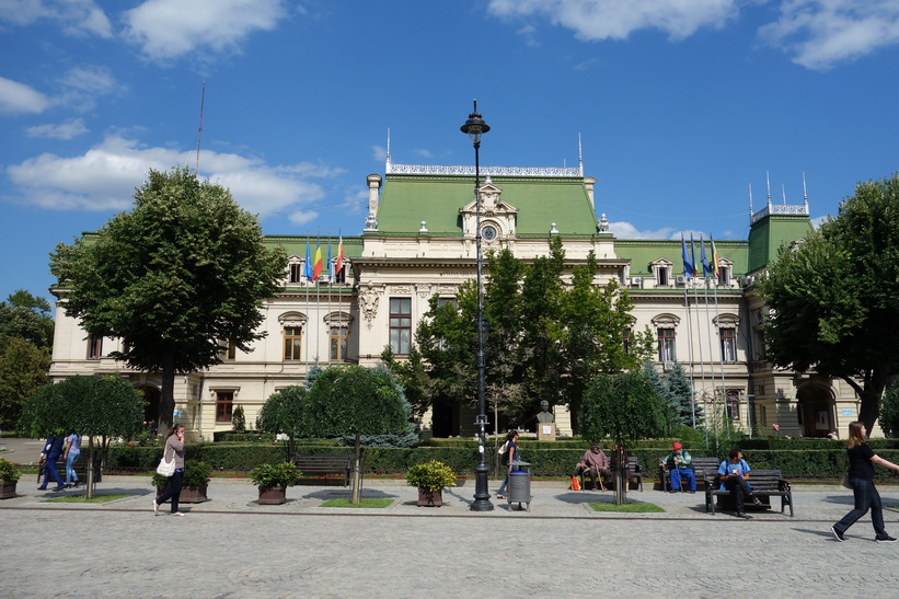 Byggnad längs Boulevard Stefan Cel Mare Si Sfant, Iași.