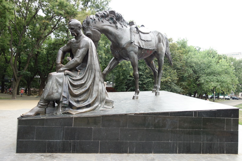 Monument i centrala Odessa.