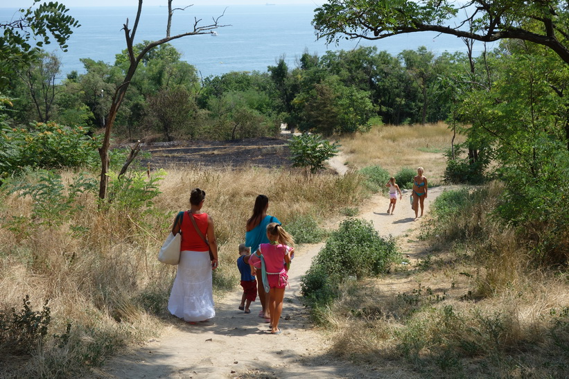 På väg ner till stranden från centrala Odessa.