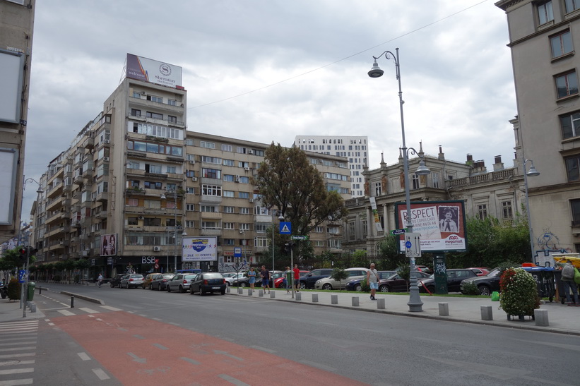 Gatuscen längs Calea Victoriei, Bukarest.