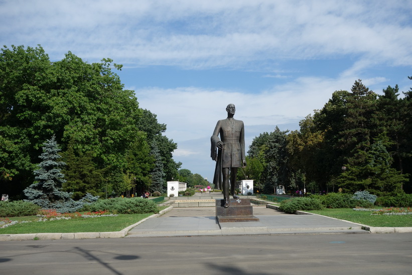 Statuia Charles De Gaulle, Bukarest.