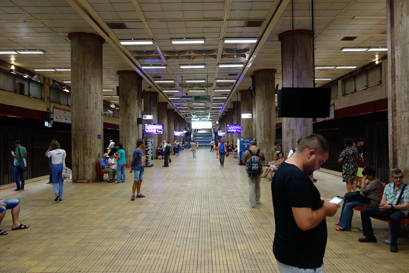 Bukarests största tunnelbanestation, Piața Unirii.