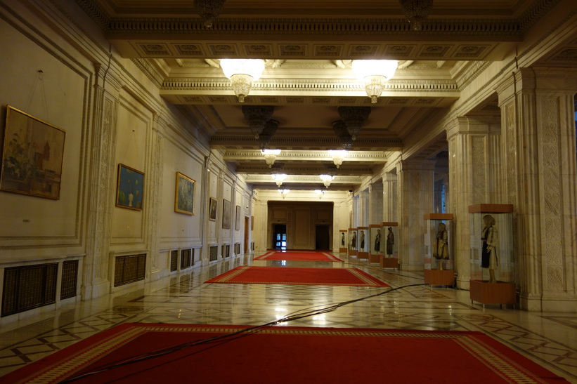 En av de många salarna i palatset, presidentpalatset, Bukarest.