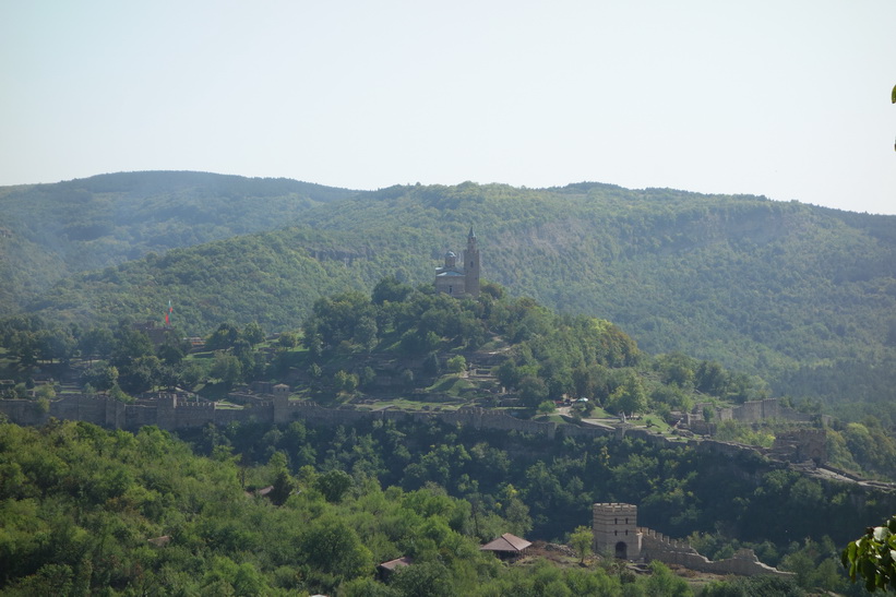 Tsarevets Fortress högt uppfrån Veliko Tărnovo.