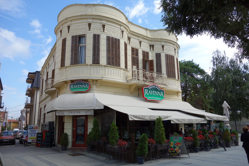 Restaurang Ravenna längs gågatan i centrala Bitola blev mitt val för lunchen.