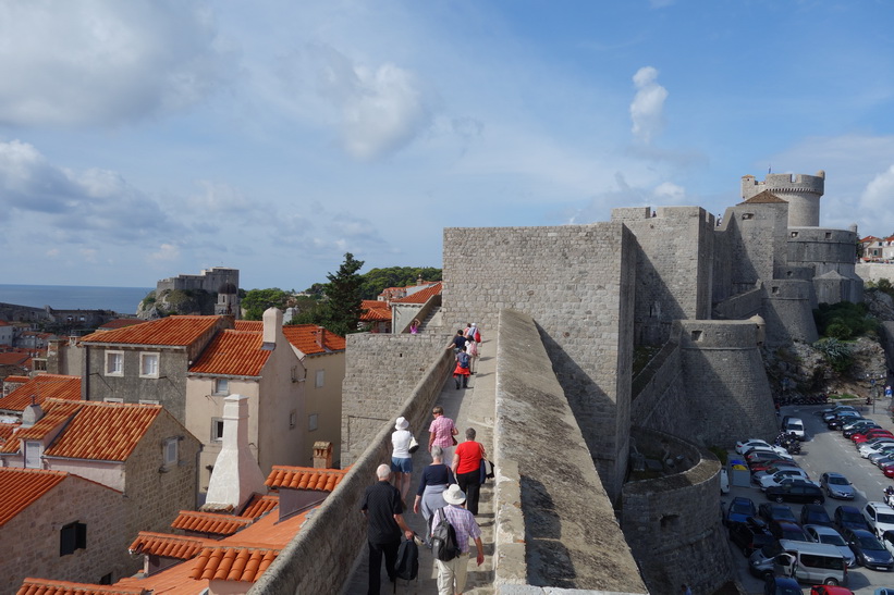 Promenaden på ringmuren i Dubrovnik.