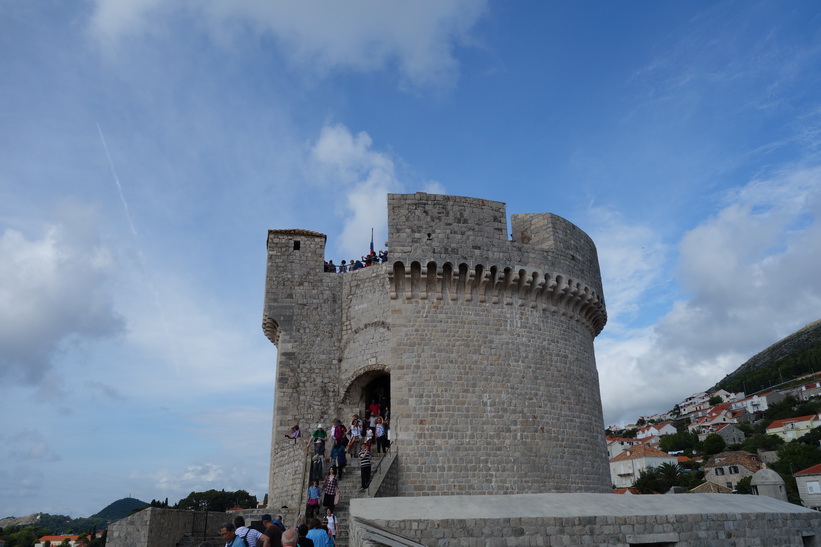 Promenaden på ringmuren i Dubrovnik.