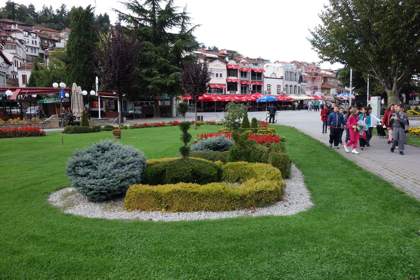 Parken vid stadstorget i centrala Ohrid.