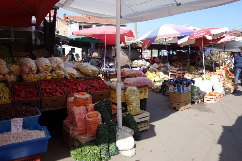 Marknaden i centrala Pristina.