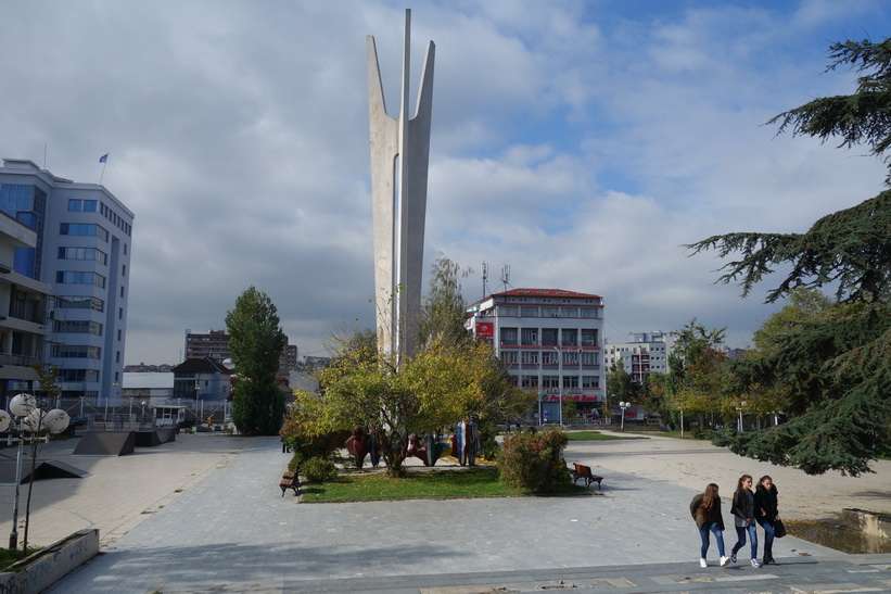 Përmendorja-monumentet, Pristina.