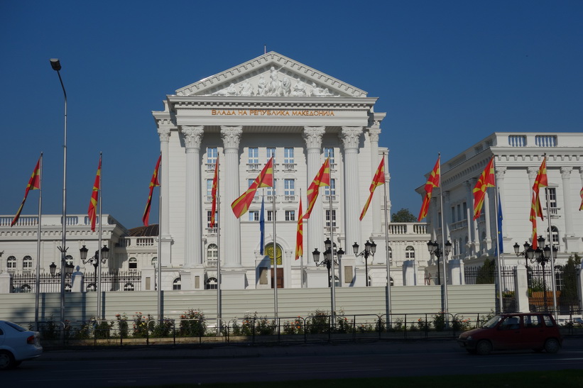 Regeringsbyggnader i centrala Skopje.