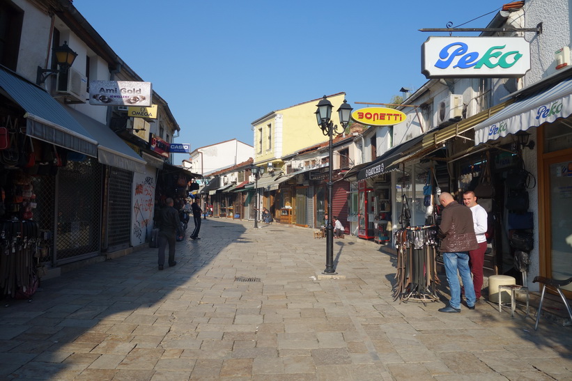 Gamla staden i Skopje, där jag började min dag i morse. Mitt hotell ligger också här.