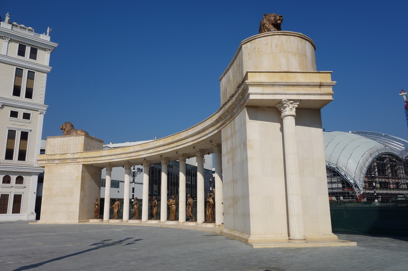 Colonnade Independent Macedonia, Skopje.