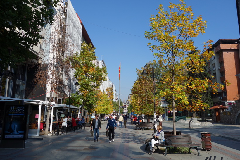 Gatuscen längs Macedonia street, Skopje.