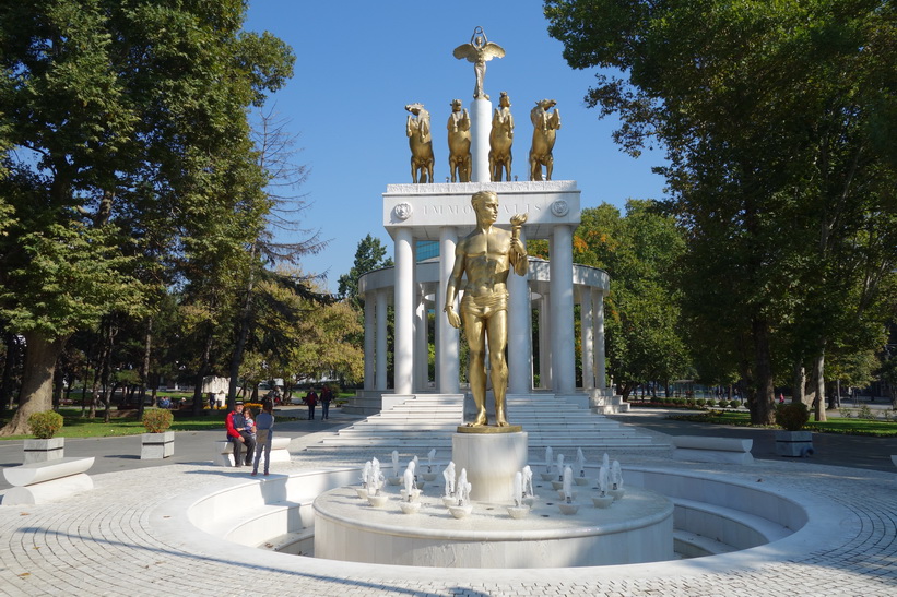 Monument i centrala Skopje.