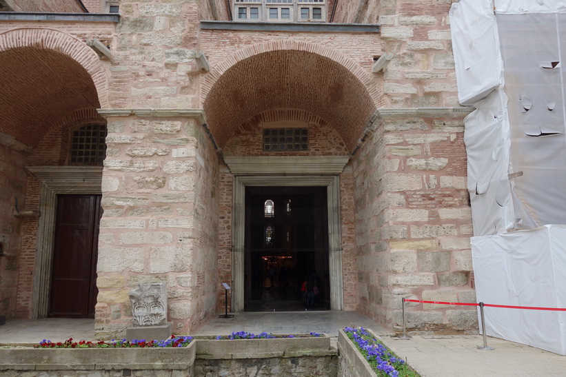 En av entréerna till Hagia Sophia, Istanbul.