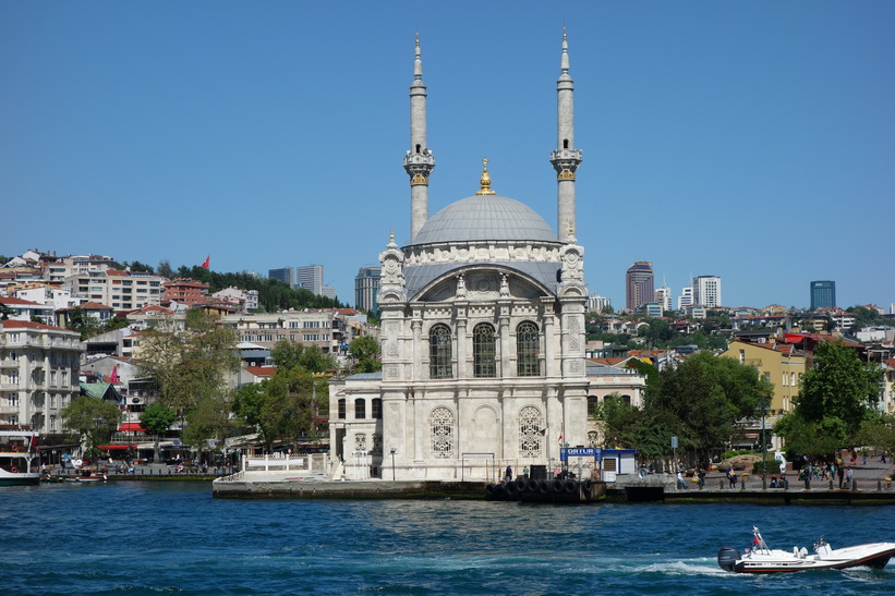 Ortaköy-moskén, Bosporen-turen, Istanbul.