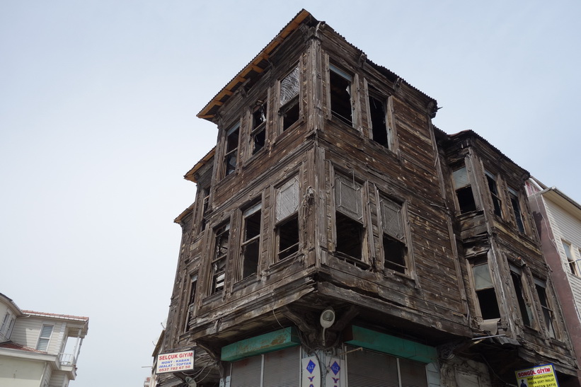 Arkitektur jag stötte på när jag gjorde Ottoman heartland walking tour, Istanbul.