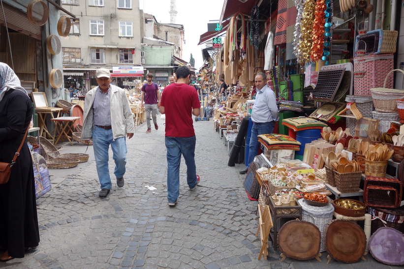 Gatuscen i stadsdelen Tahtakale, Istanbul.