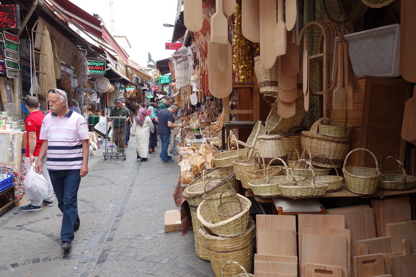 Gatuscen i stadsdelen Tahtakale, Istanbul.