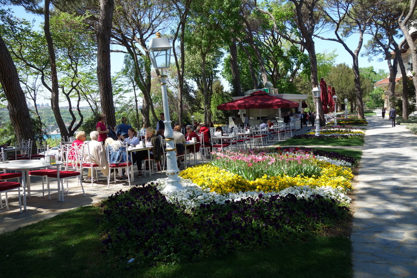 Restaurangen i trädgården vid Khedive Palace (Hidiv Kasri), Istanbul.