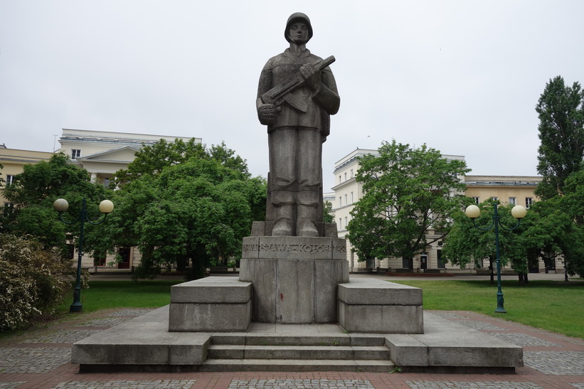 Monument längs gatan Marszałkowska i centrala Warszawa.