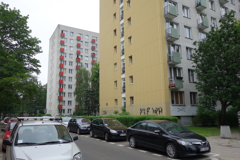 På väg till Umschlagplatz passerade jag detta bostadsområde, Warszawa.