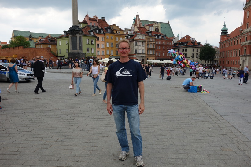 Stefan på Castle Square, gamla staden i Warszawa.