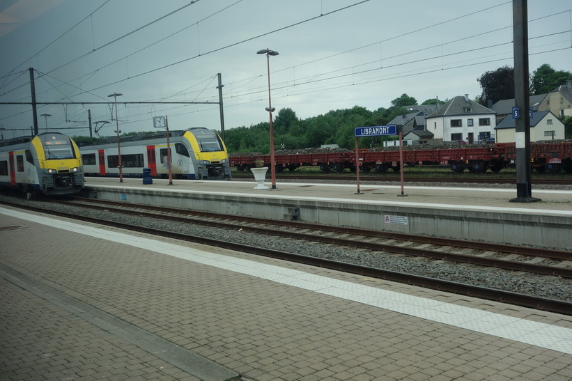På väg till Luxemburg city, här stopp på station Libramont i Belgien.