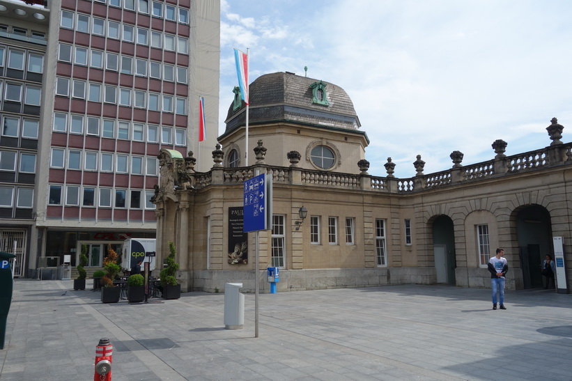 Del av tågstationen i Luxemburg city.