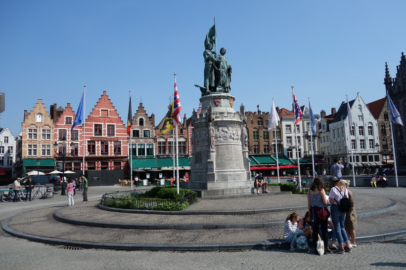 Stora torget Markt i centrala Brygge.