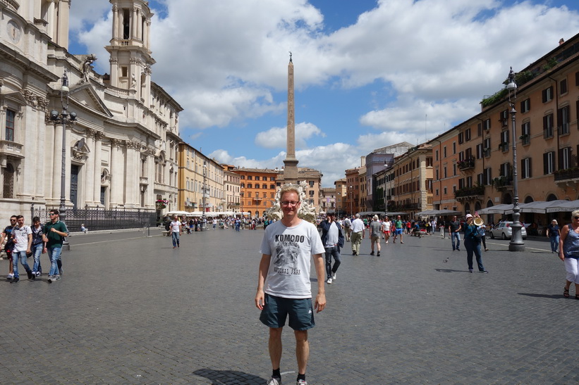 Stefan på torget Piazza Navona, Rom.