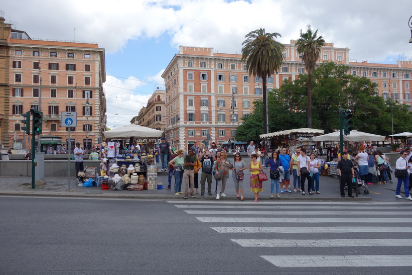 Gatuscen i centrala Rom.