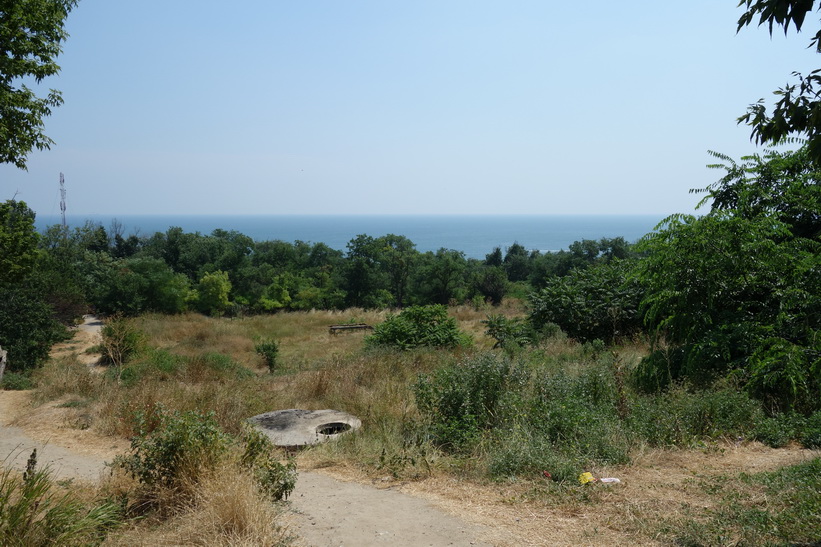 På väg ner till stranden med Svarta havet i sikte, Odessa.